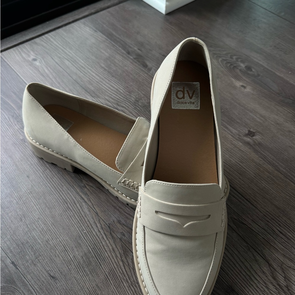 Dolce Vita Women's Tan Loafers